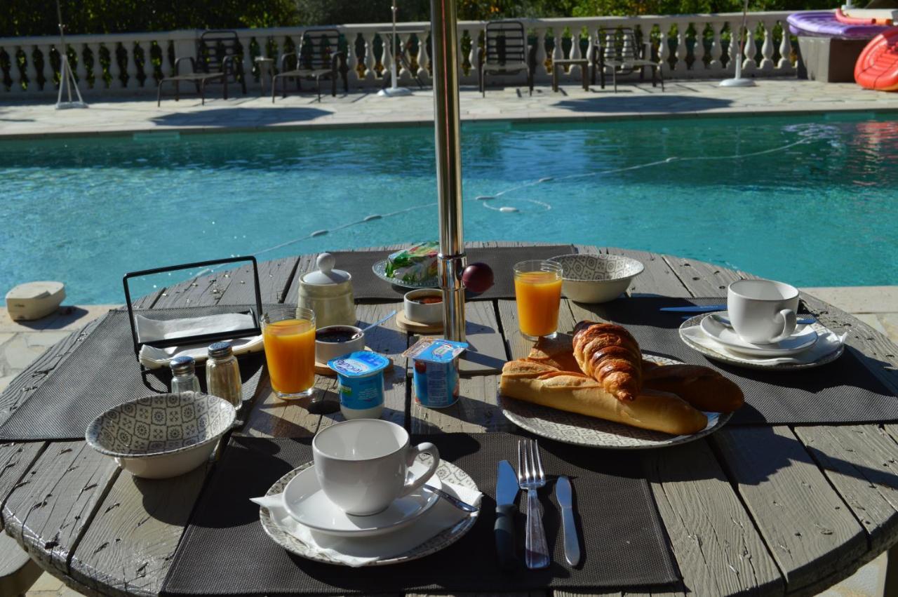 Villa Jalna Chambre, Suites Et Appartement Roquefort Les Pins Dış mekan fotoğraf